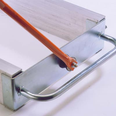 Vibrating beam screed